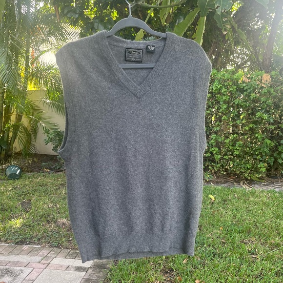 Classic Gap Tailored Vest - Picture 8 of 10